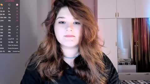 Snapshot of july_slowdive chatting on January 31, 11:46 am Julie online show from January 31, 11:46 am