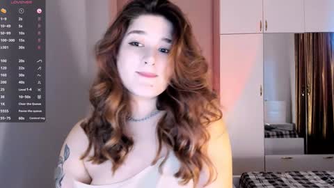 Snapshot of july_slowdive chatting on February 3, 12:57 pm Julie online show from February 3, 12:57 pm