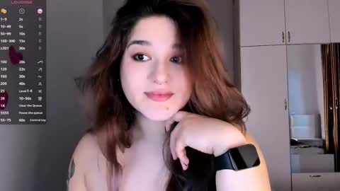 Snapshot of july_slowdive chatting on February 25, 12:13 pm Julie online show from February 25, 12:13 pm