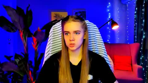 junewoods online show from February 25, 7:40 am