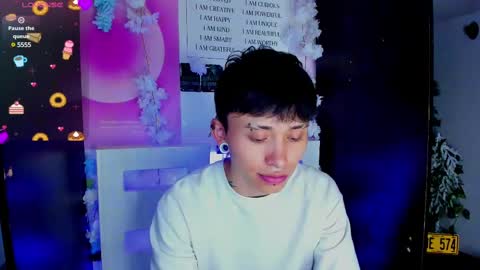 Snapshot of juniior0_0 chatting on February 18, 1:21 am Junior online show from February 18, 1:21 am