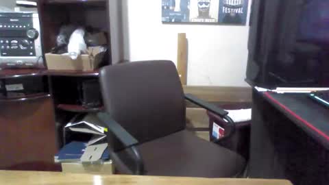 Snapshot of juniorextr_18_ chatting on December 27, 2:25 am juniorextr_18_ online show from December 27, 2:25 am