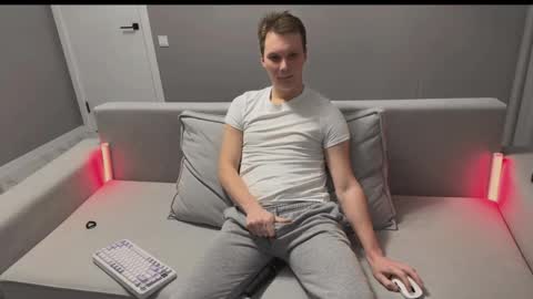 Snapshot of junkii_bae chatting on February 6, 2:16 am TeddyAndAlex online show from February 6, 2:16 am