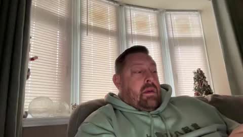 Snapshot of junky345 chatting on December 2, 10:50 am Junky online show from December 2, 10:50 am