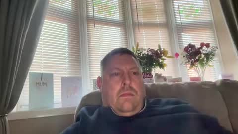 Snapshot of junky345 chatting on February 6, 9:43 am Junky online show from February 6, 9:43 am