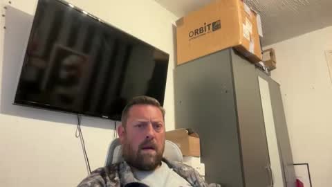 Snapshot of junky345 chatting on May 9, 6:35 pm Junky online show from May 9, 6:35 pm