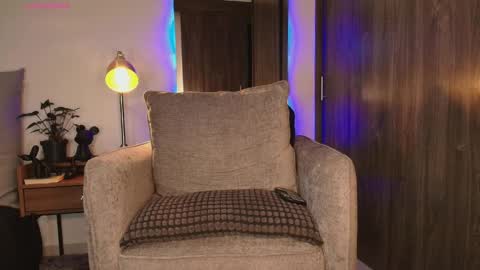 junniormontaner online show from May 7, 8:36 pm