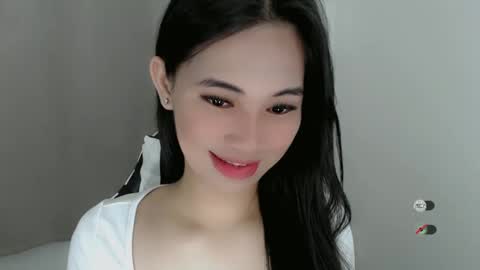 Snapshot of juny_lanyy chatting on January 4, 5:05 pm Julia online show from January 4, 5:05 pm