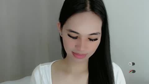 Snapshot of juny_lanyy chatting on January 13, 2:32 pm Julia online show from January 13, 2:32 pm