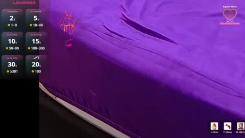 jupiter_3333 online show from April 25, 7:22 pm