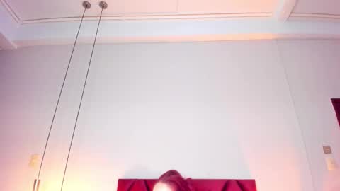 Jupiter Fox online show from February 4, 1:33 am