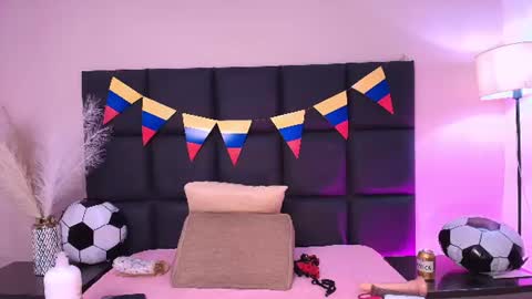Snapshot of jupiterfoxxxx chatting on June 18, 12:55 am Jupiter Fox online show from June 18, 12:55 am