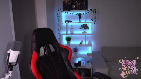 Snapshot of just_emmy chatting on March 9, 7:56 am just call me Emmy online show from March 9, 7:56 am