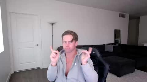 Snapshot of just_jayyyyy chatting on January 30, 10:41 pm BlueEyedJayy online show from January 30, 10:41 pm