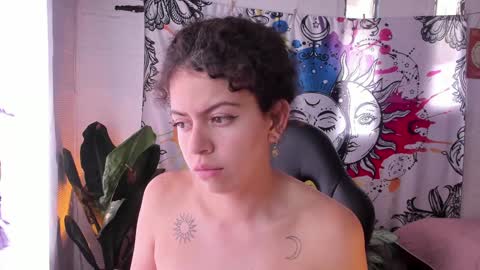 Snapshot of just_katiex chatting on February 8, 4:47 pm Sofia online show from February 8, 4:47 pm