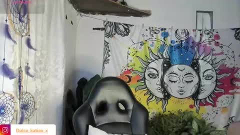 Snapshot of just_katiex chatting on February 11, 10:37 am Sofia online show from February 11, 10:37 am