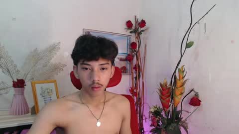 Snapshot of just_smilexxx chatting on July 31, 5:45 pm just_smilexxx online show from July 31, 5:45 pm
