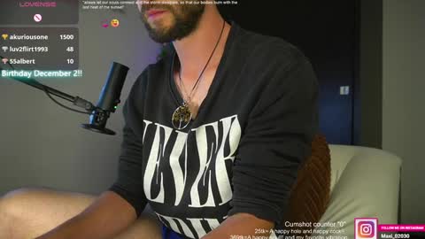 Snapshot of just_your_dreamboy chatting on December 2, 12:52 am Maxi online show from December 2, 12:52 am