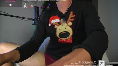 Snapshot of just_your_dreamboy chatting on December 15, 10:26 pm Maxi online show from December 15, 10:26 pm