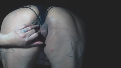 Layla online show from November 15, 10:56 am