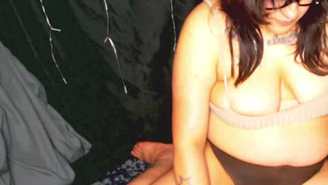 Layla online show from April 9, 9:47 am