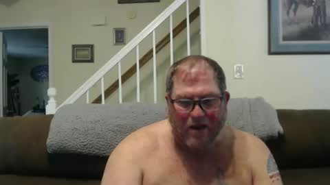 Snapshot of justaguyandnaked chatting on April 18, 7:07 pm justaguyandnaked online show from April 18, 7:07 pm