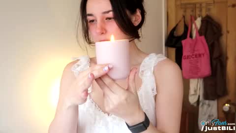 Snapshot of justbecauseiloveit chatting on February 21, 3:43 pm Billie B William online show from February 21, 3:43 pm