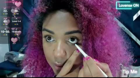 Snapshot of justgisselle chatting on July 7, 7:18 pm Gisselle Rate me with a thumbs up online show from July 7, 7:18 pm