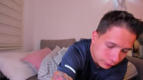 Snapshot of justin_biker chatting on March 2, 5:33 am justin_biker online show from March 2, 5:33 am