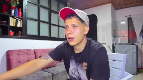 Snapshot of justin_biker chatting on October 10, 2:32 am justin_biker online show from October 10, 2:32 am