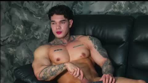 Snapshot of justin_clark1 chatting on June 27, 3:33 am justin clark1 online show from June 27, 3:33 am