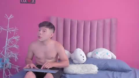 JUSTIN Y JAZMIN online show from December 17, 9:27 pm