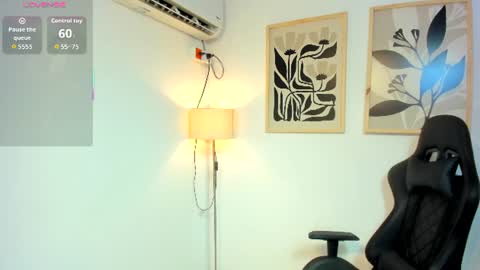 Snapshot of justin_payn14 chatting on July 6, 12:02 pm justin_payn14 online show from July 6, 12:02 pm