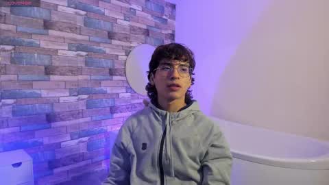  justin  online show from March 25, 12:11 pm