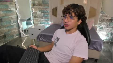  justin  online show from April 13, 11:37 am