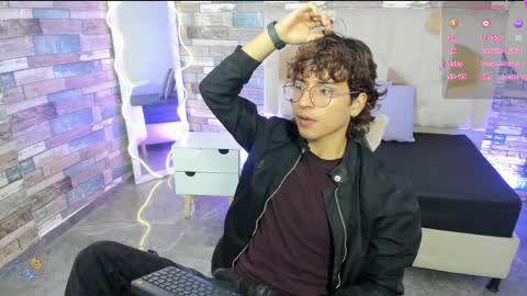  justin  online show from April 18, 11:36 am