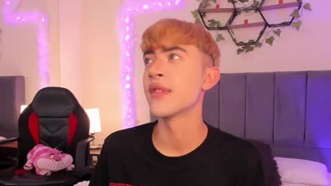 Justin online show from September 25, 11:25 am