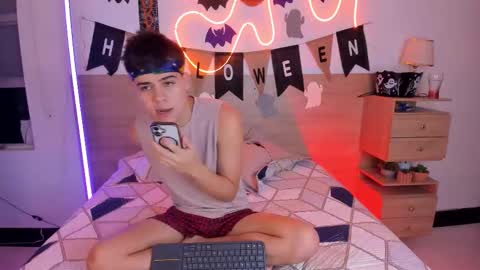 Justin online show from October 27, 1:59 pm