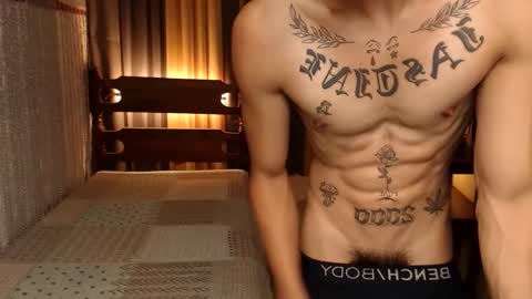 justine_hunk online show from January 4, 6:30 am