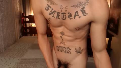 justine_hunk online show from January 15, 9:40 pm