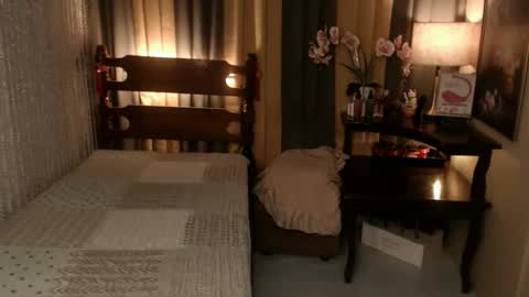 justine_hunk online show from March 18, 3:42 am