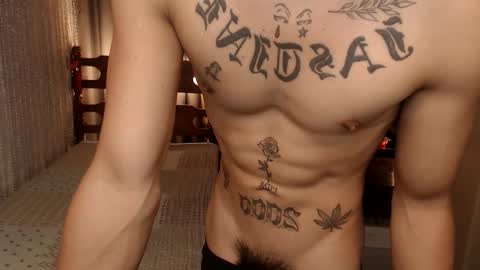 justine_hunk online show from April 9, 6:30 am