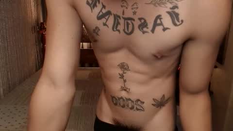 justine_hunk online show from May 31, 7:48 am