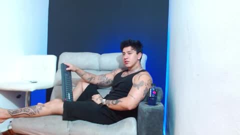 Snapshot of justinfuller_31 chatting on March 26, 2:55 pm justinfuller_31 online show from March 26, 2:55 pm