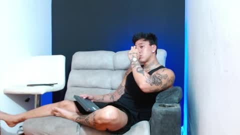 Snapshot of justinfuller_31 chatting on April 3, 5:55 pm justinfuller_31 online show from April 3, 5:55 pm