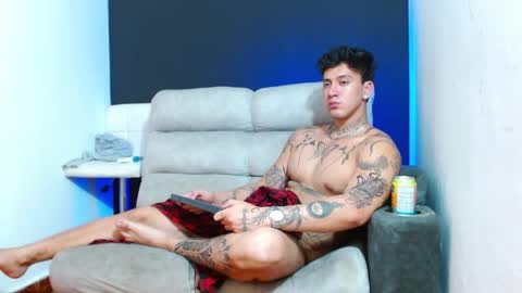 Snapshot of justinfuller_31 chatting on April 10, 7:13 am justinfuller_31 online show from April 10, 7:13 am