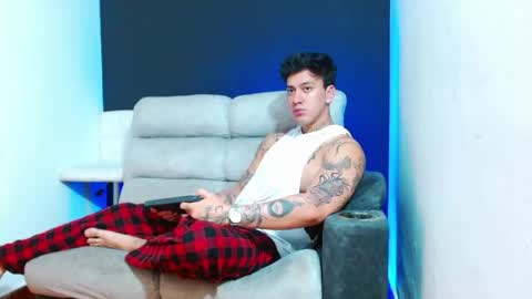 Snapshot of justinfuller_31 chatting on April 12, 6:24 pm justinfuller_31 online show from April 12, 6:24 pm
