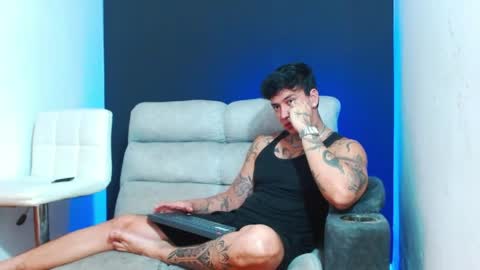Snapshot of justinfuller_31 chatting on May 3, 6:58 pm justinfuller_31 online show from May 3, 6:58 pm