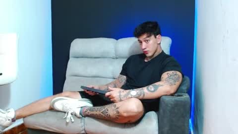 Snapshot of justinfuller_31 chatting on May 24, 10:04 pm justinfuller_31 online show from May 24, 10:04 pm