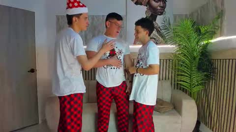 justingtime21 online show from November 28, 5:54 am